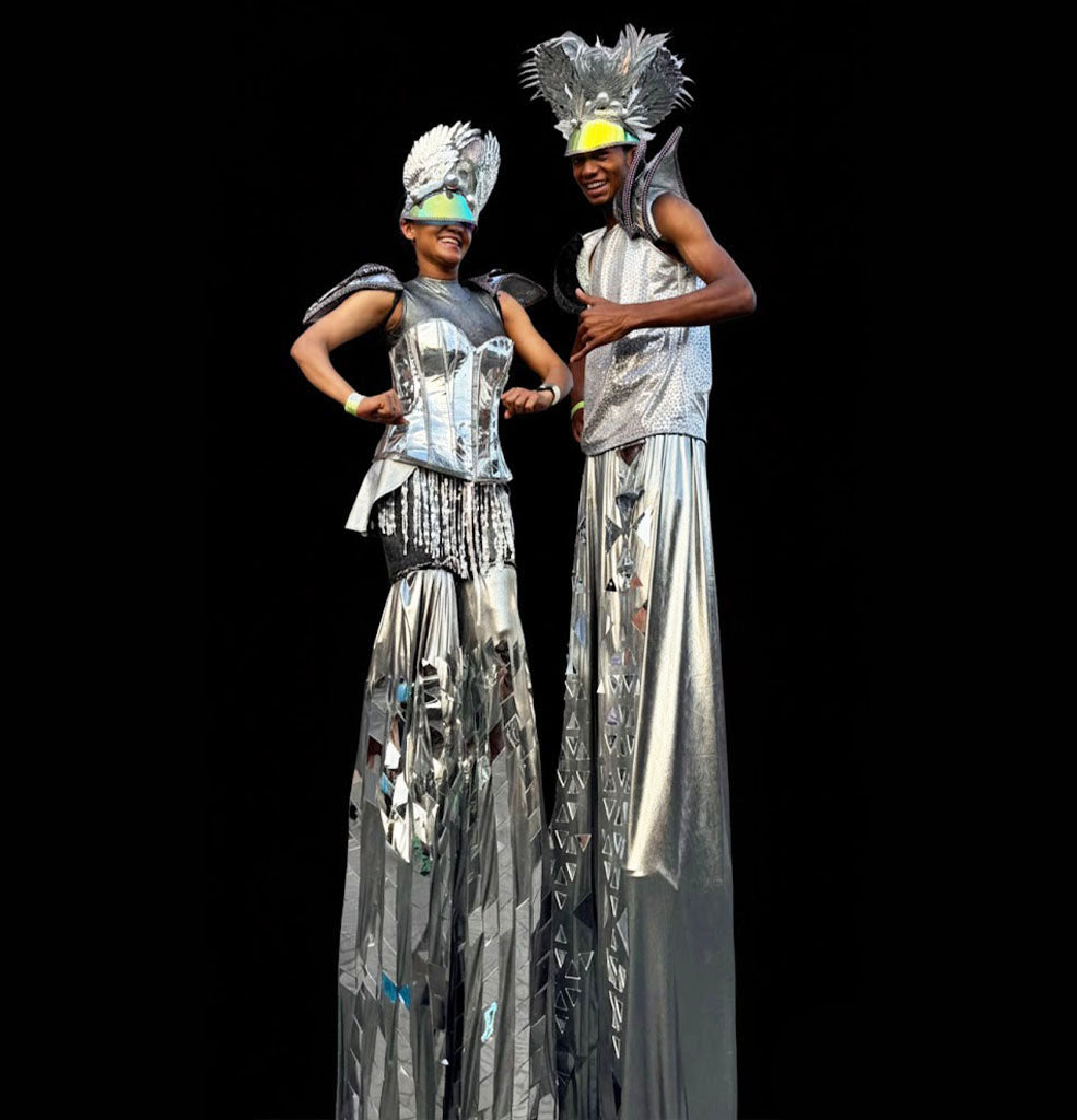 MIRROR STILT WALKERS