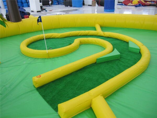 NINE HOLE MINI GOLF