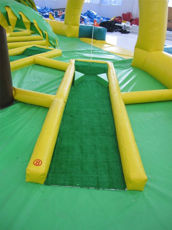 NINE HOLE MINI GOLF