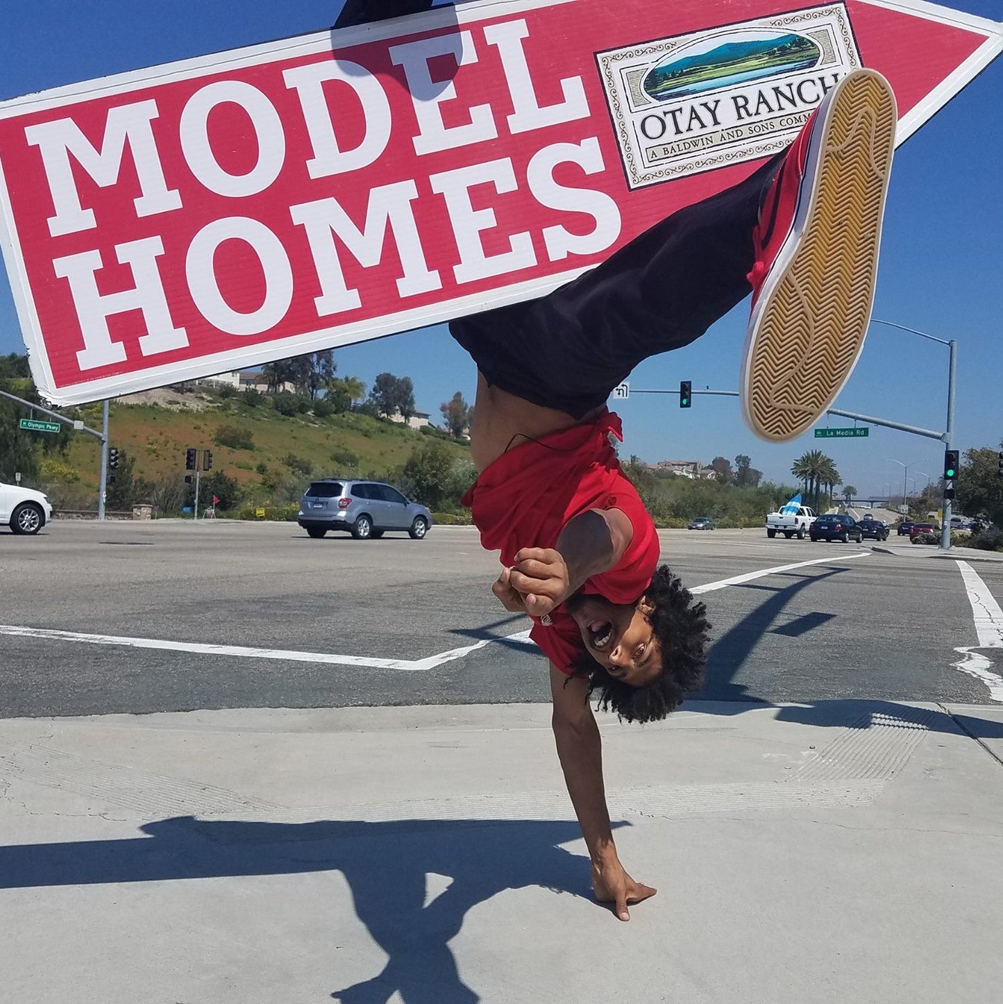 SIGN SPINNERS – SIGN SPINNERS entertainment hire, South Africa