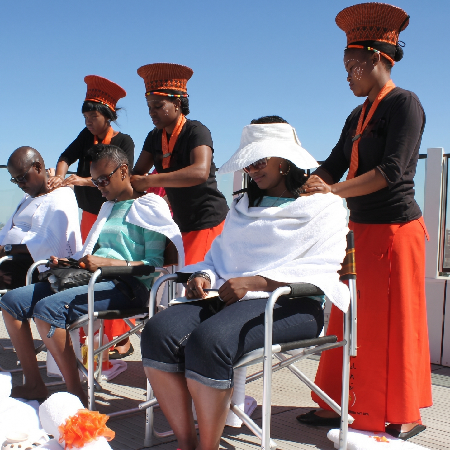 AFRICAN MASSAGE LADIES