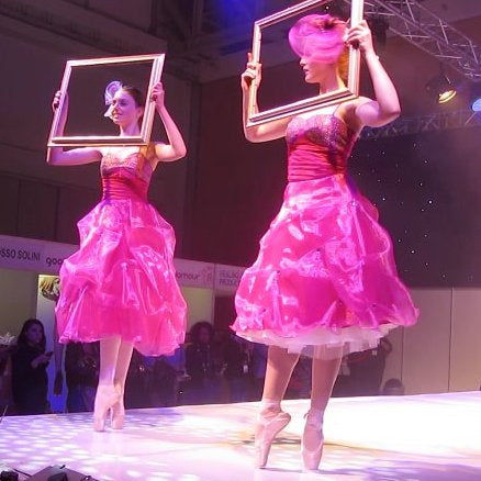 PICTURE FRAME DANCERS