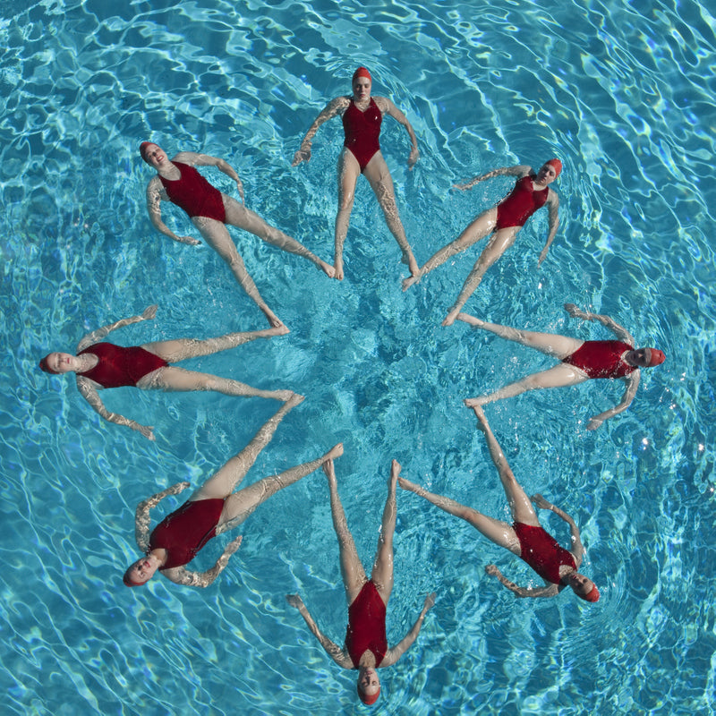 SYNCHRONISED SWIMMERS