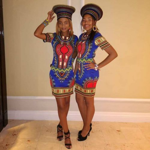 AFRICAN HOSTESSES